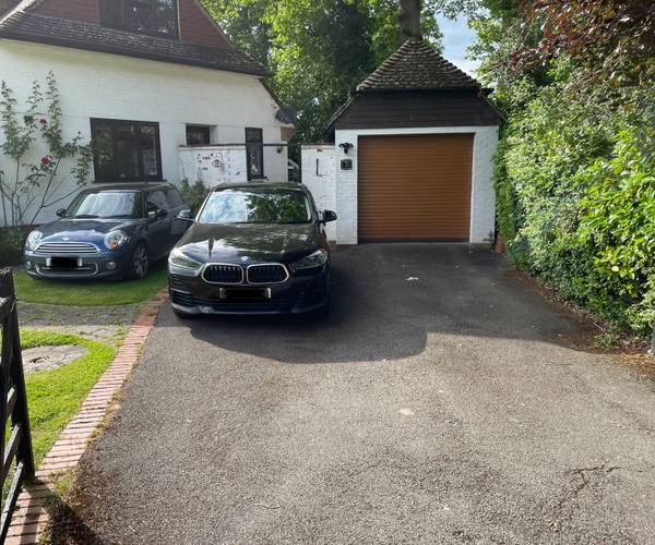 Parking on Barnwood, RH10