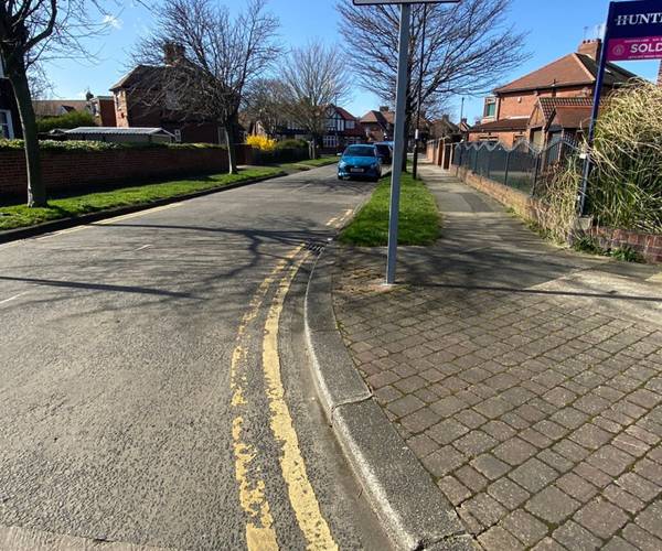 Parking on Newbridge Avenue, SR5