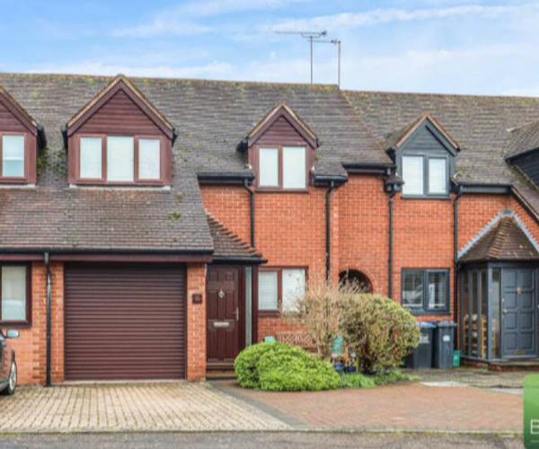 Parking on Harger Court, CV8