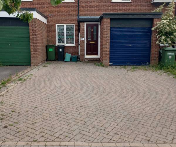 Parking on Elizabeth Crescent, BS34