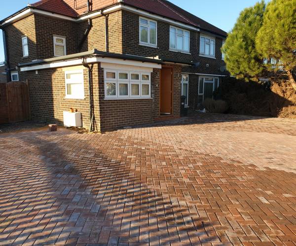 Hall Road, TW7
