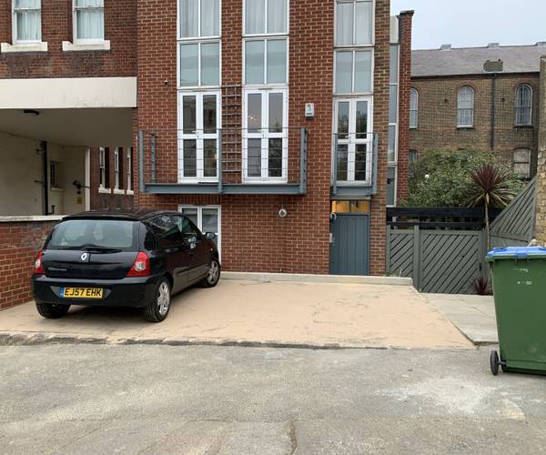 Parking on Devonshire Drive, SE10