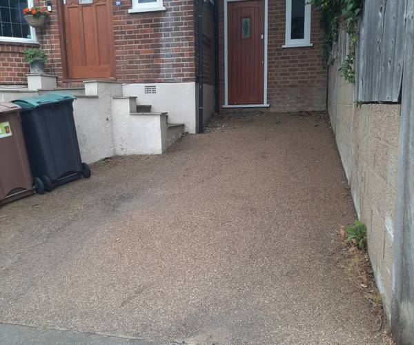 Parking on Rhodes Avenue, N22