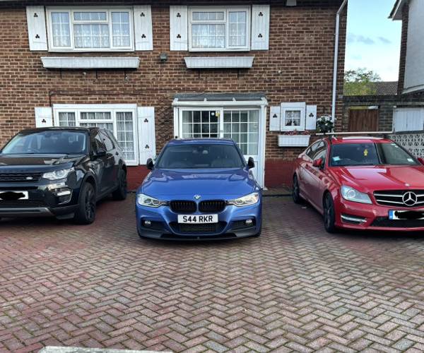 Walnut Lane, RH11