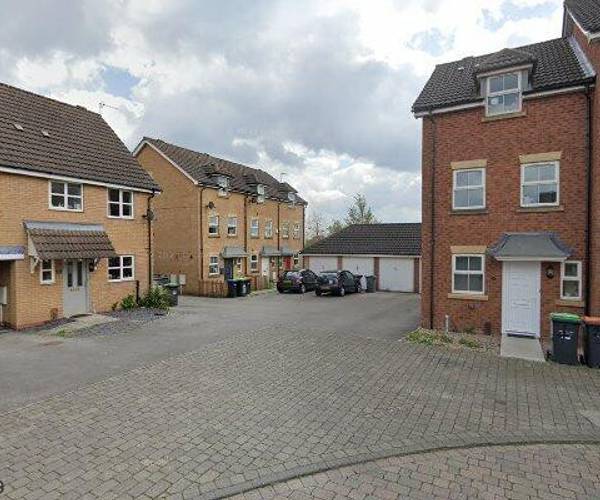 Parking on Blackmires Way, NG17