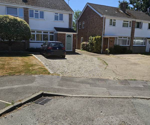 Parking on Meadow Way, RG41