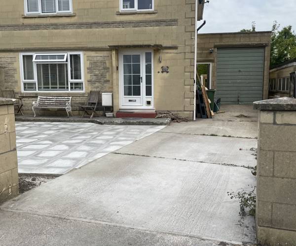 Parking on Manor Park, BA1