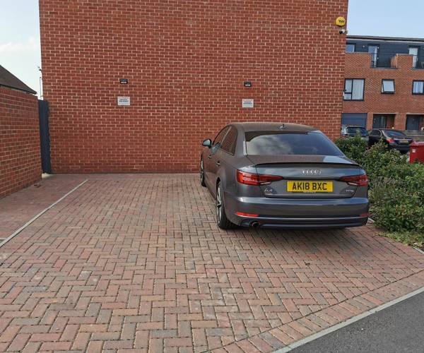 Parking on Finefield Walk, SL1