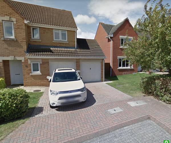 Parking on Niven Courtyard, GL51
