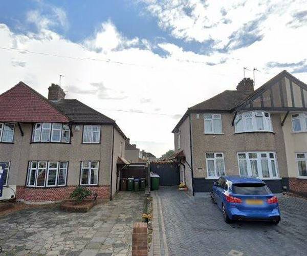 Parking on Faraday Road, DA16