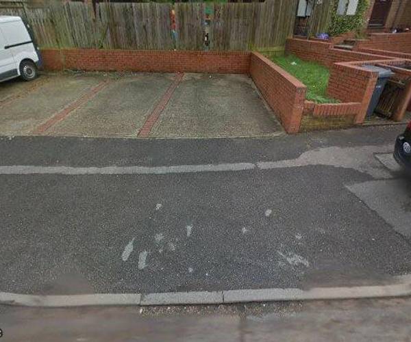 Parking on Highwood Crescent, HP12