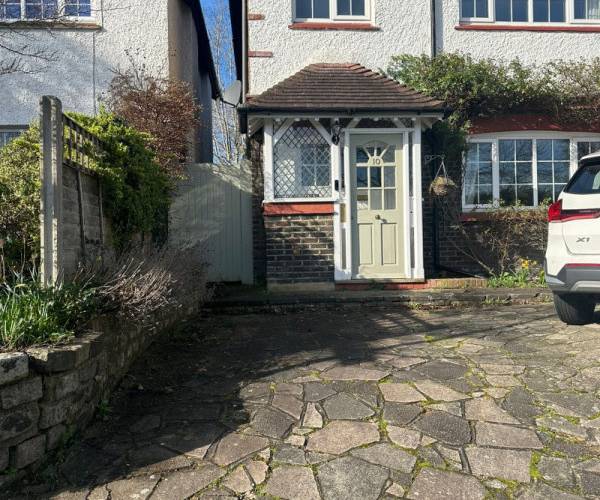 Parking on Downs Road, CR5