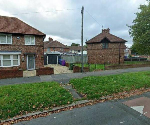 Pinehurst Avenue, L4