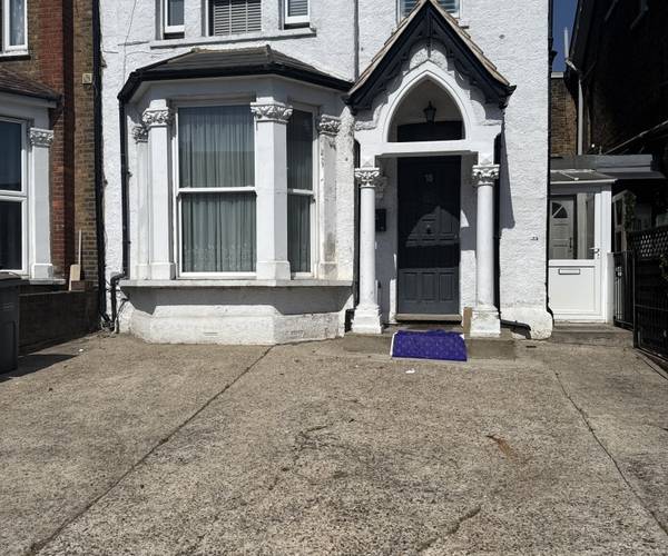 Parking on Parchmore Road, CR7