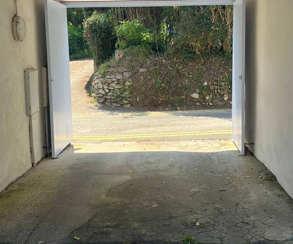 Parking on Strangways Terrace,, TR1