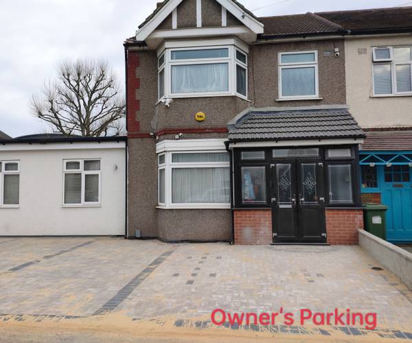 Parking on Dagenham Road, RM7