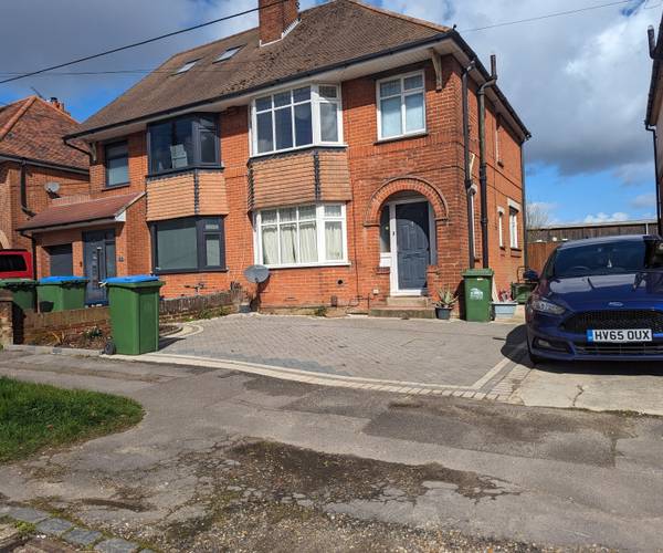 Parking on Munro Crescent, SO15