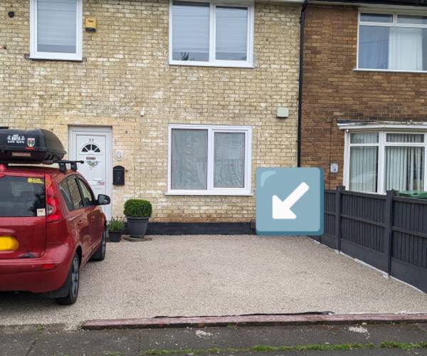 Parking on Damwood Road, L24