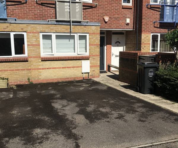 Parking on Heron Drive, N4