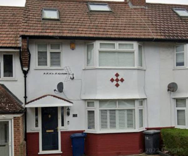 Parking on Fairfield Way, EN5