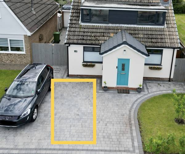 Parking on Greenloons Drive, L37