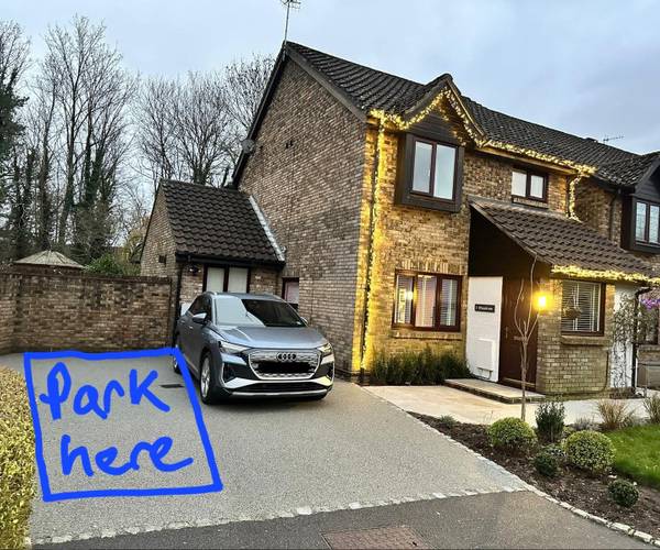 Parking on Woodcote, RH6