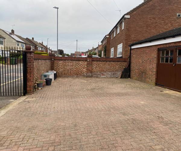 Parking on Carteret Road, LU2