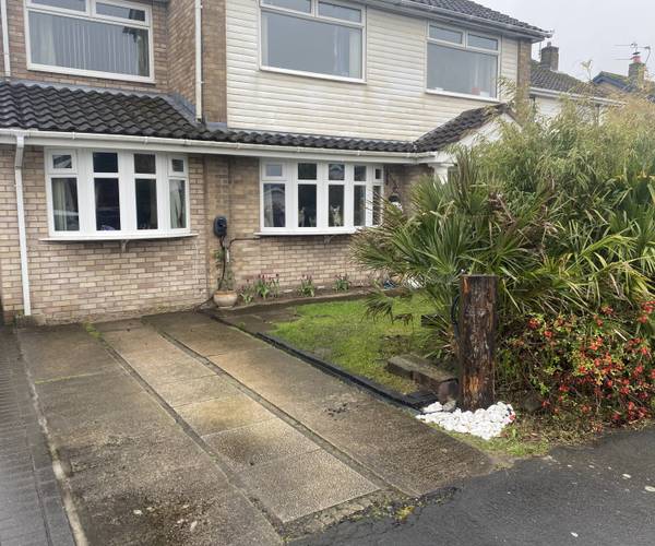 Parking on Harington Green, L37