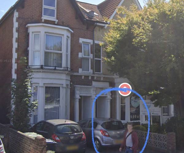Parking on Victoria Road South, PO5
