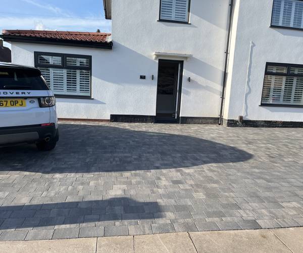 Parking on Damwood Road, L24