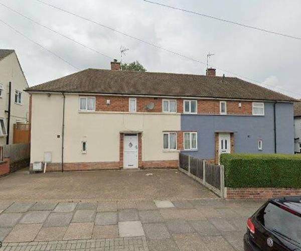 Parking on Greenacre Drive, LE5