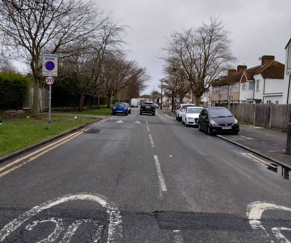 Parking on Victoria Road, CR4