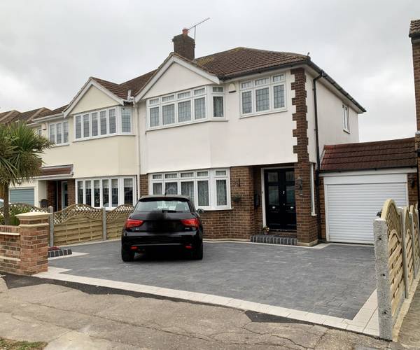 Parking on Purlieu Way, CM16