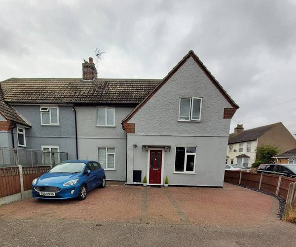 Parking on Standley Road, CO14
