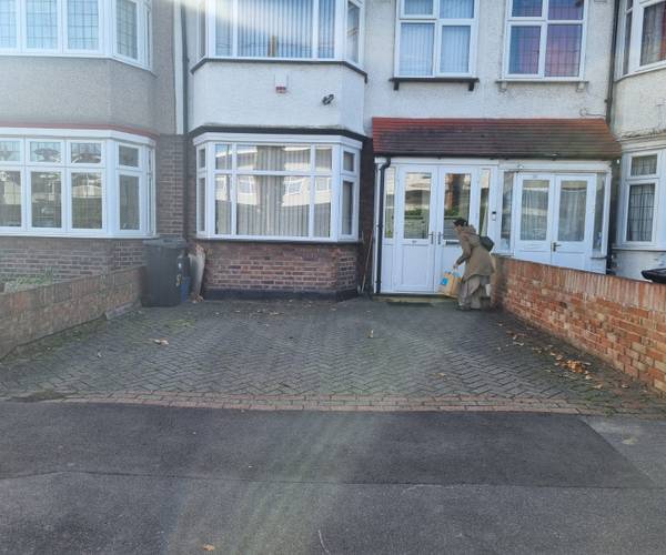 Christie Gardens, RM6