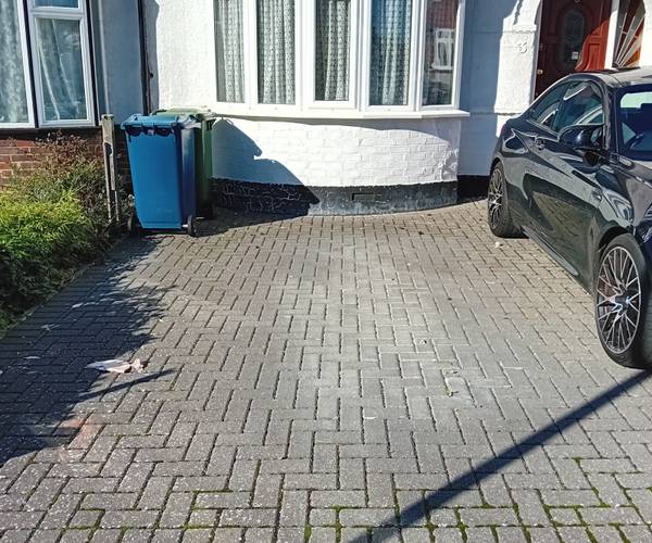 Parking on Windsor Crescent, HA2