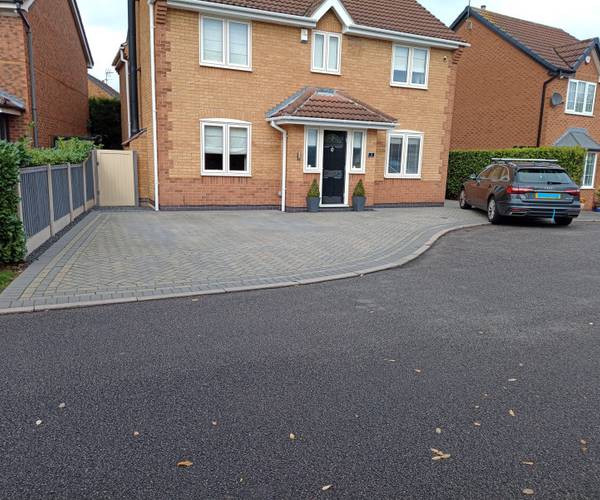 Parking on Farthing Court, NG10