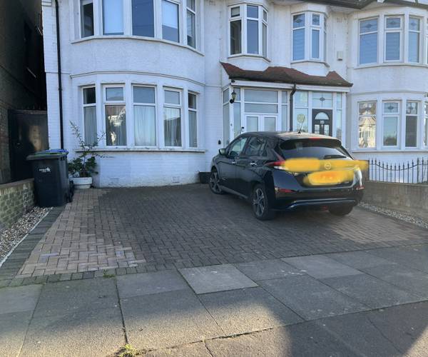 Norfolk Avenue, N13