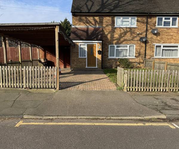 Parking on Rendlesham Road, EN2