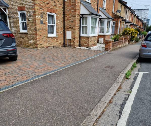Oxhey Avenue, WD19