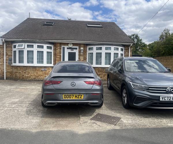 Parking on Oaks Road, TW19