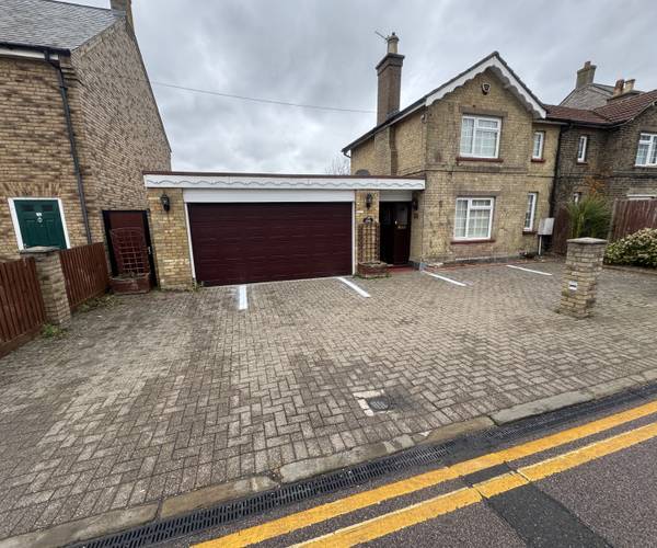 Parking on Station Road, PE19