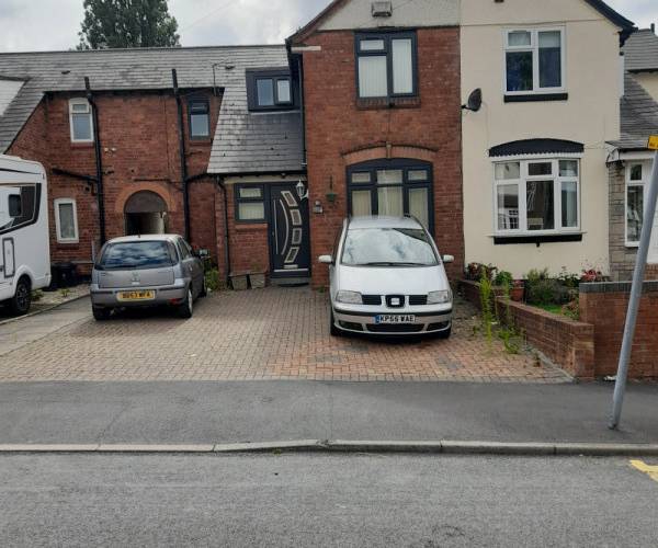 Hales Crescent, B67