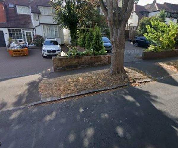 Parking on Boundary Road, SM6