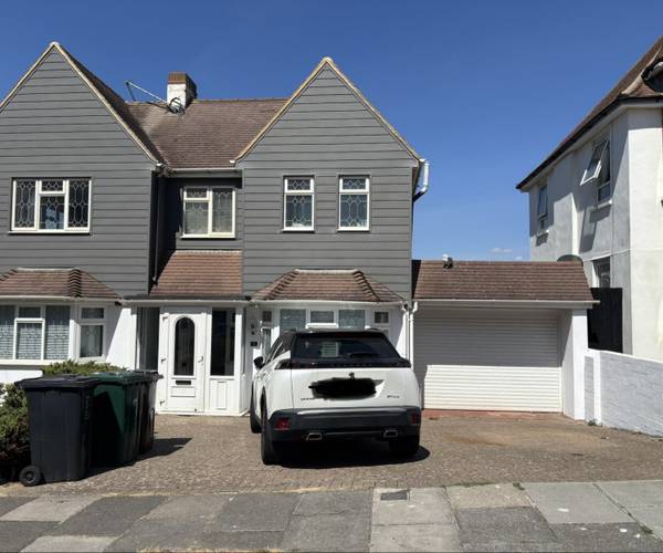 Parking on Chichester Drive East, BN2
