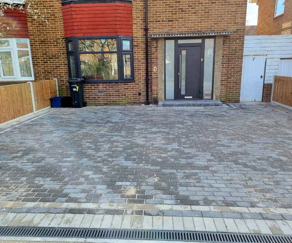 Parking on Northdown Gardens, IG2