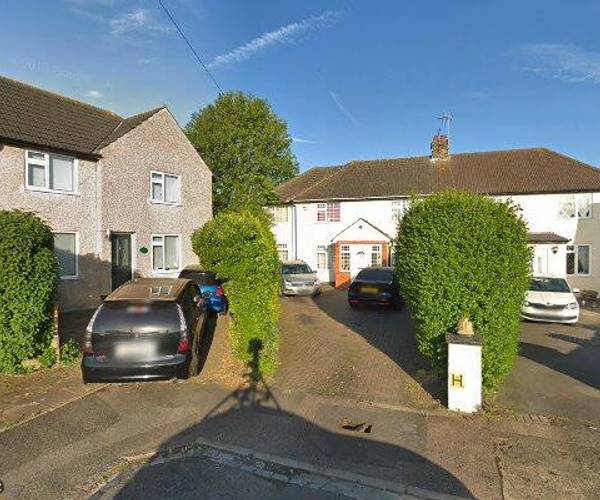 Parking on Hazel Road, DA1