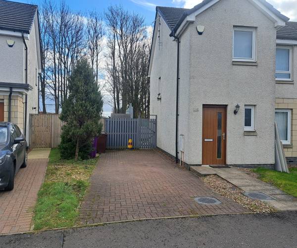 Parking on Springbank Crescent, G31
