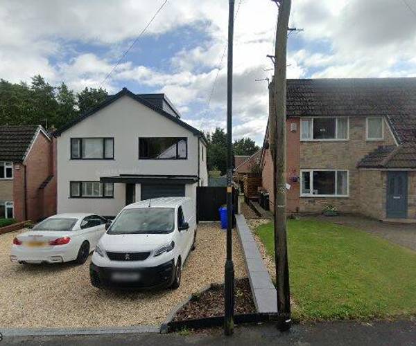 Parking on Linden Grove, PR6