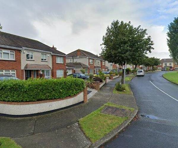 Parking on Daletree Crescent